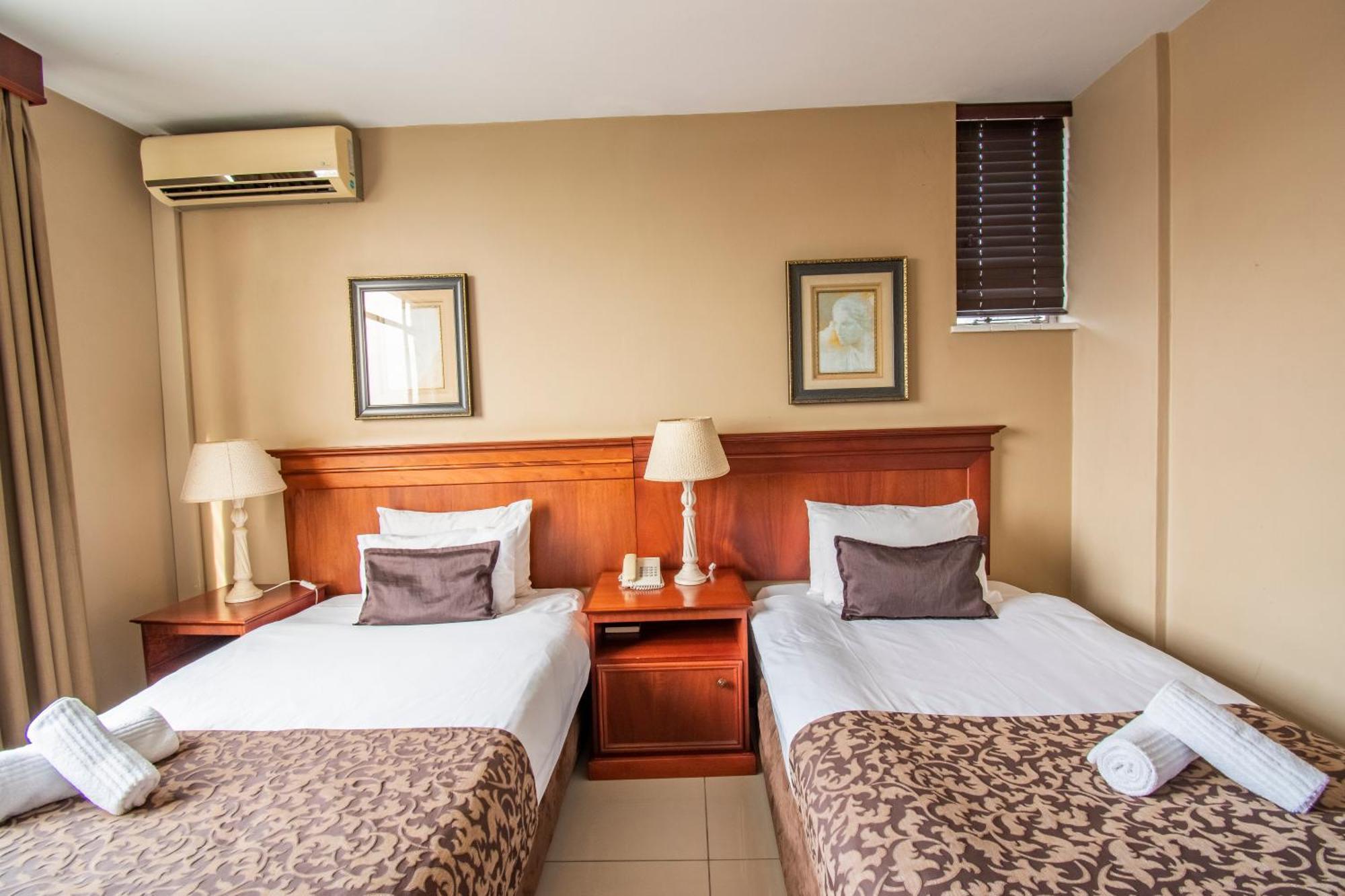 Emakhosini Hotel On East Durban Buitenkant foto