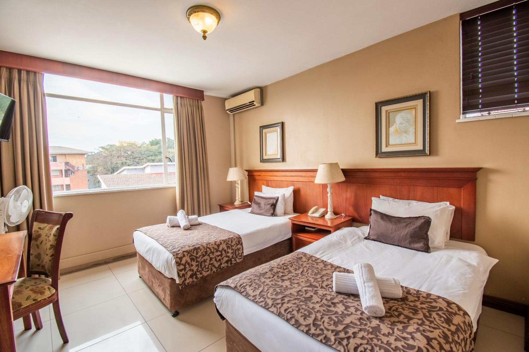 Emakhosini Hotel On East Durban Buitenkant foto