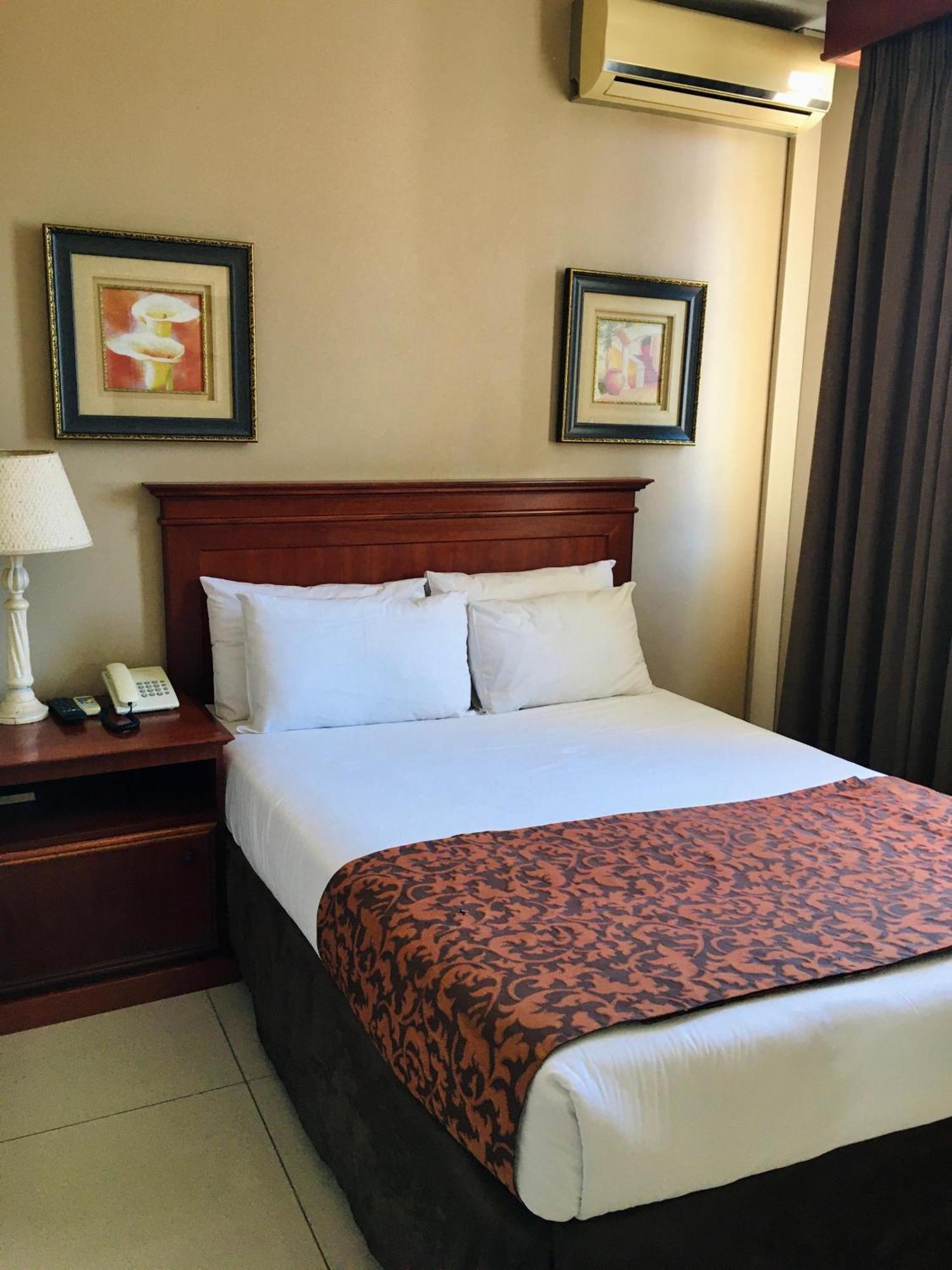 Emakhosini Hotel On East Durban Buitenkant foto